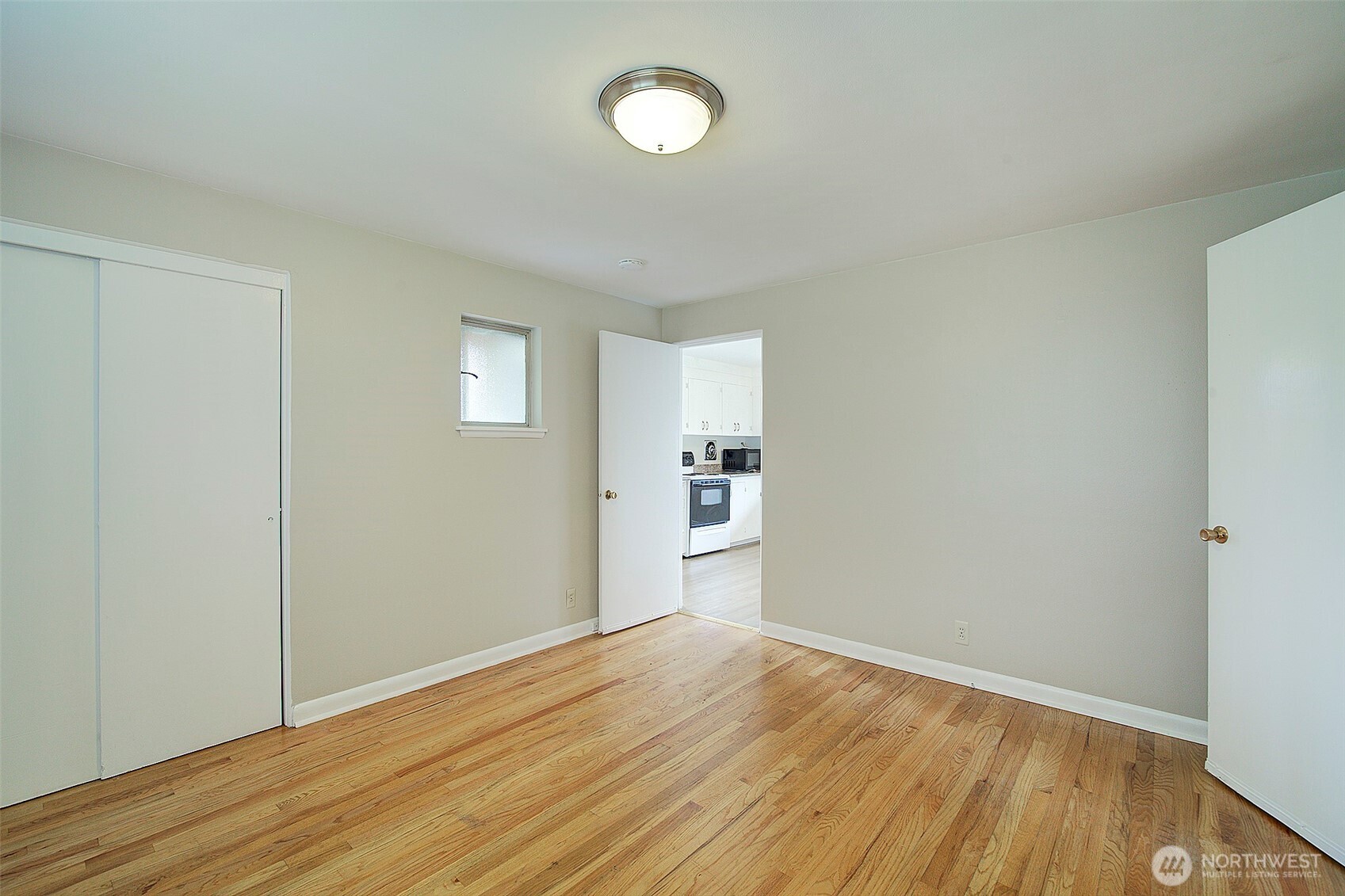 4045 29th Avenue W, Seattle, WA 98199-1743
