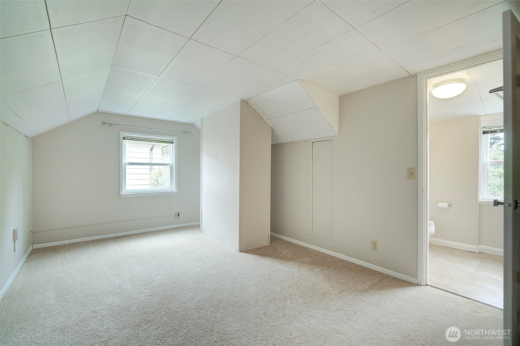 4045 29th Avenue W, Seattle, WA 98199-1743
