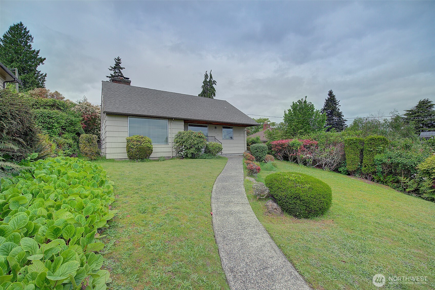 4045 29th Avenue W, Seattle, WA 98199-1743