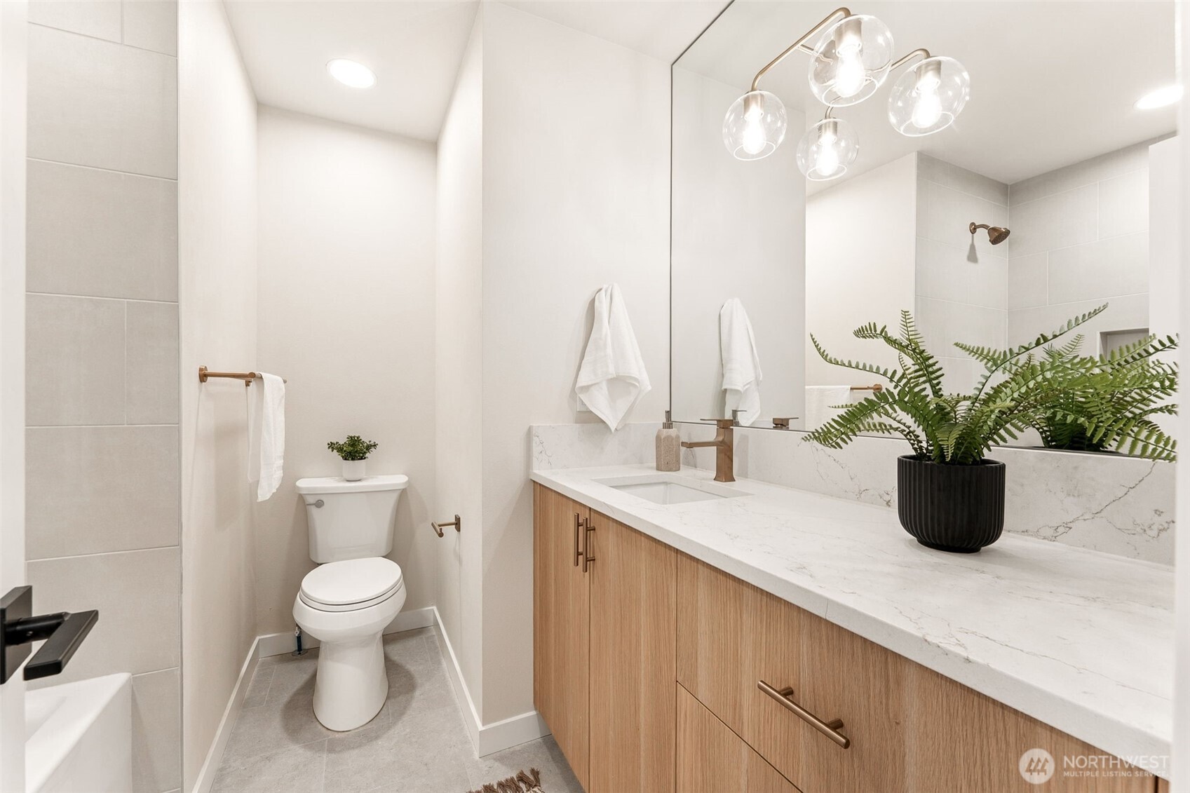 3449 California Avenue SW #2, Seattle, WA 98116