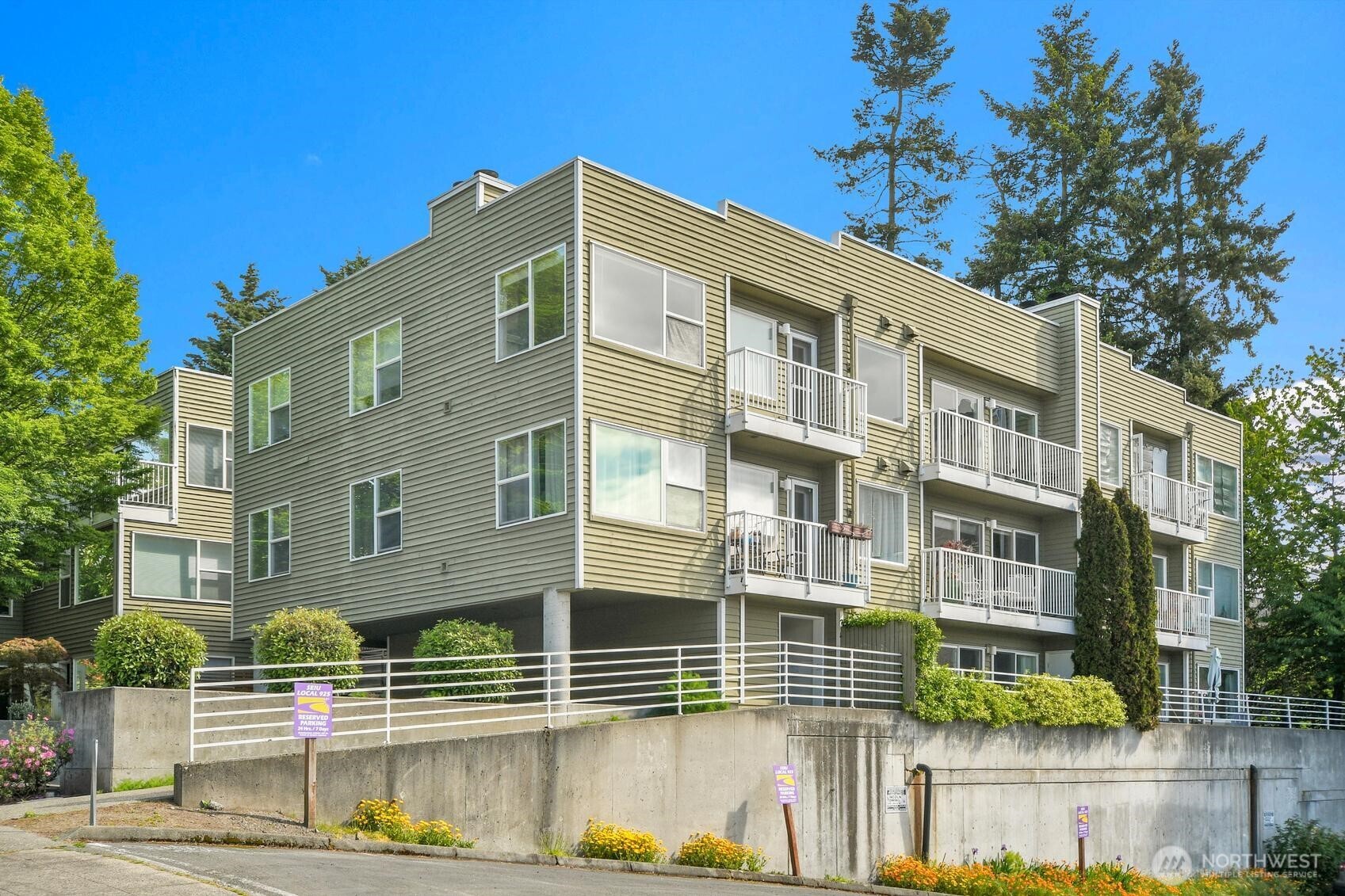 3420 Burke Avenue N #C107, Seattle, WA 98103