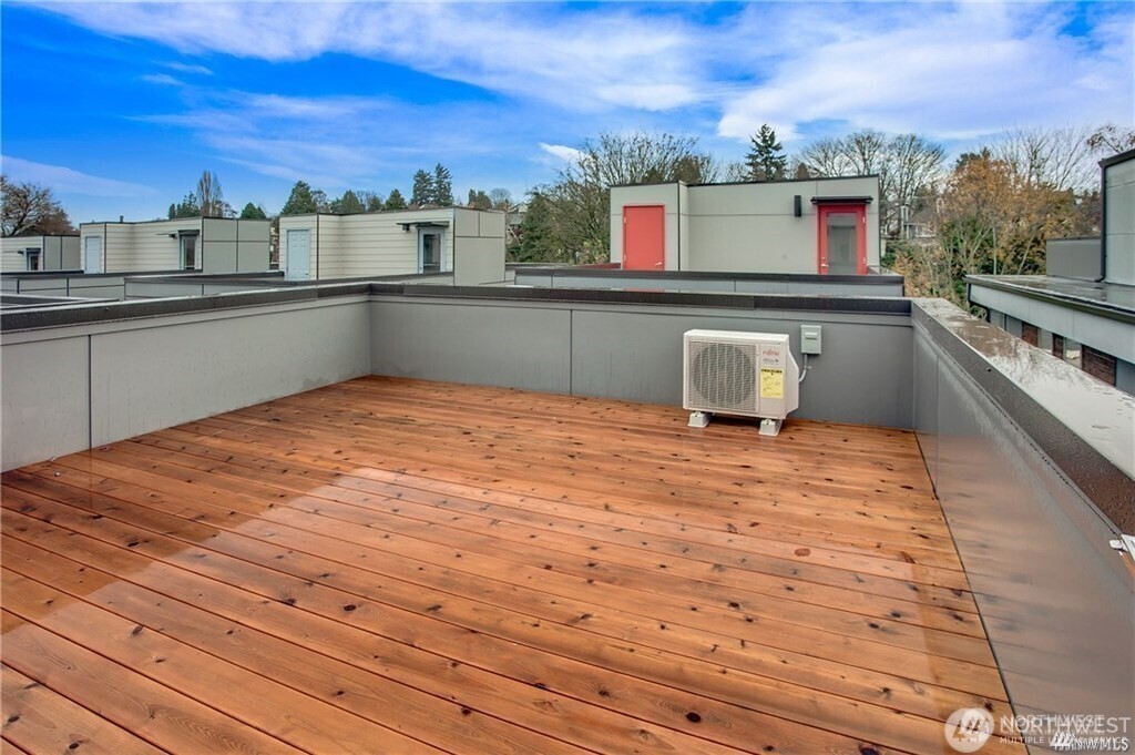 716 Martin Luther King Jr. Way #B, Seattle, WA 98122