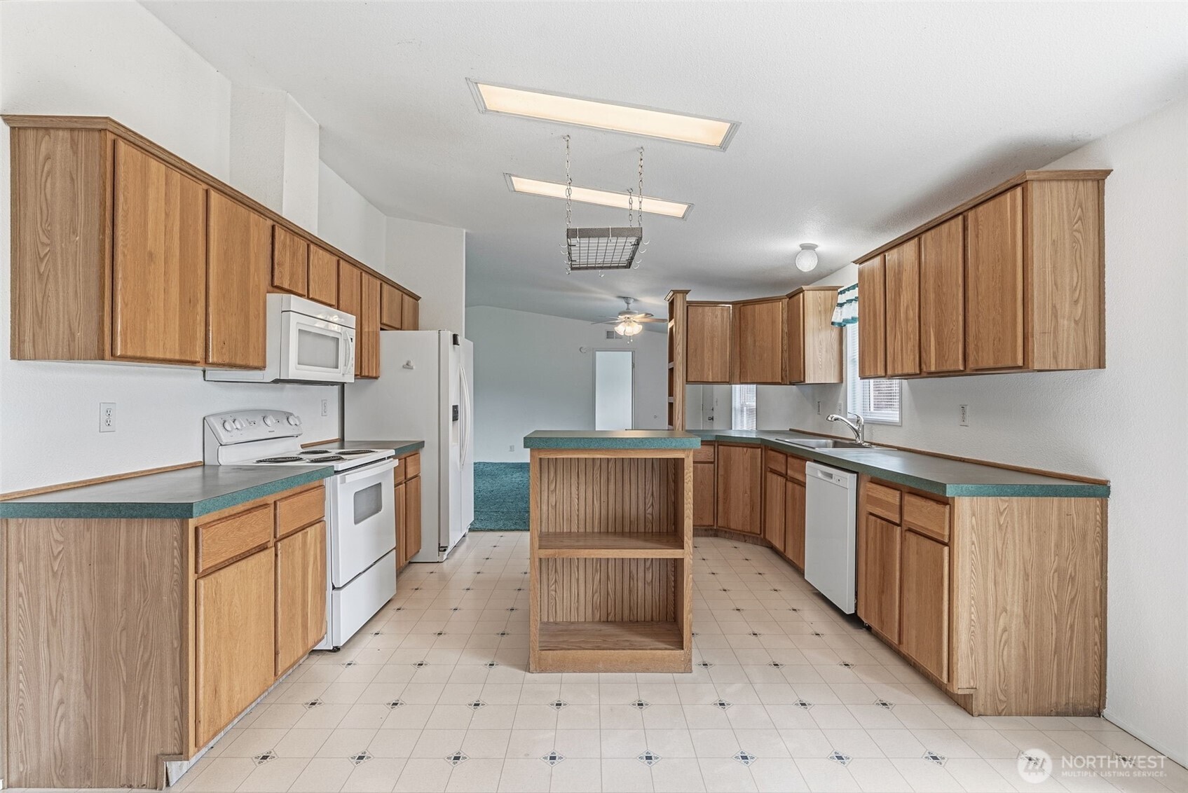 285 Oyler Rd , Ethel, WA 98542