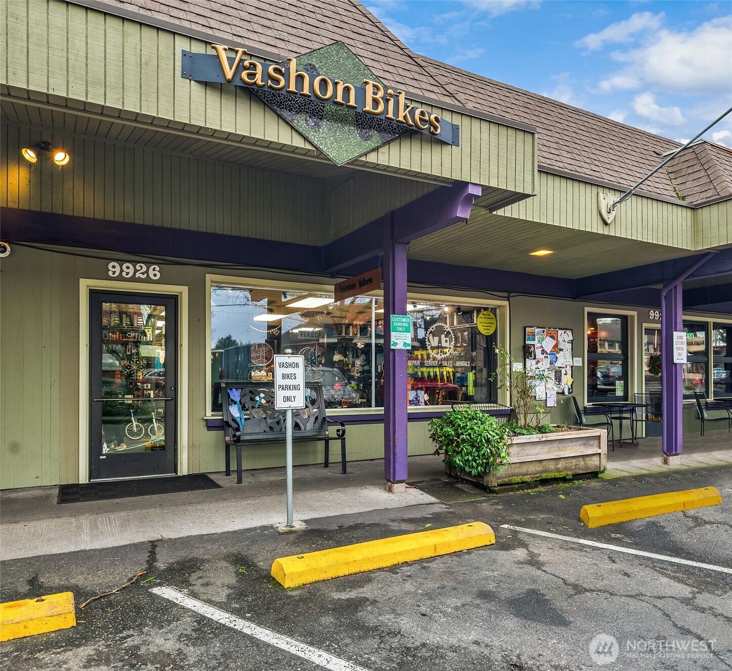 9922 SW Bank Road , Vashon, WA 98070