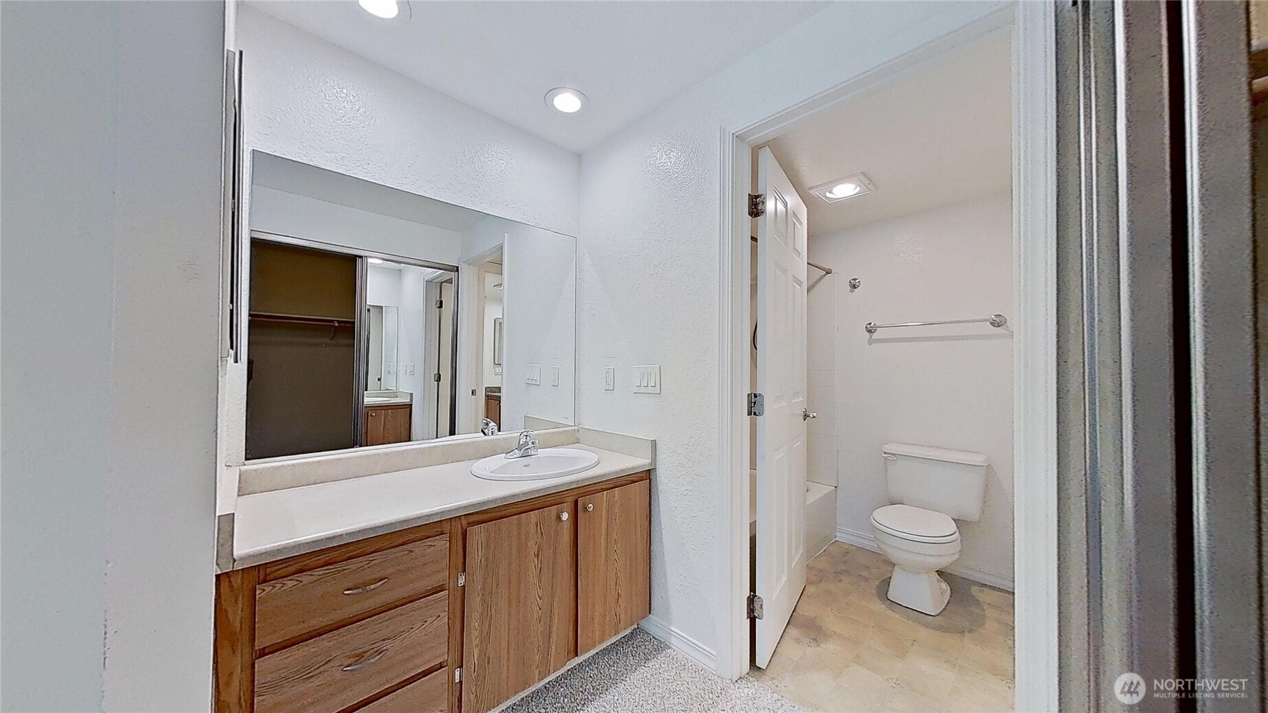 1700 W Sunn Fjord Lane #L101, Bremerton, WA 98312