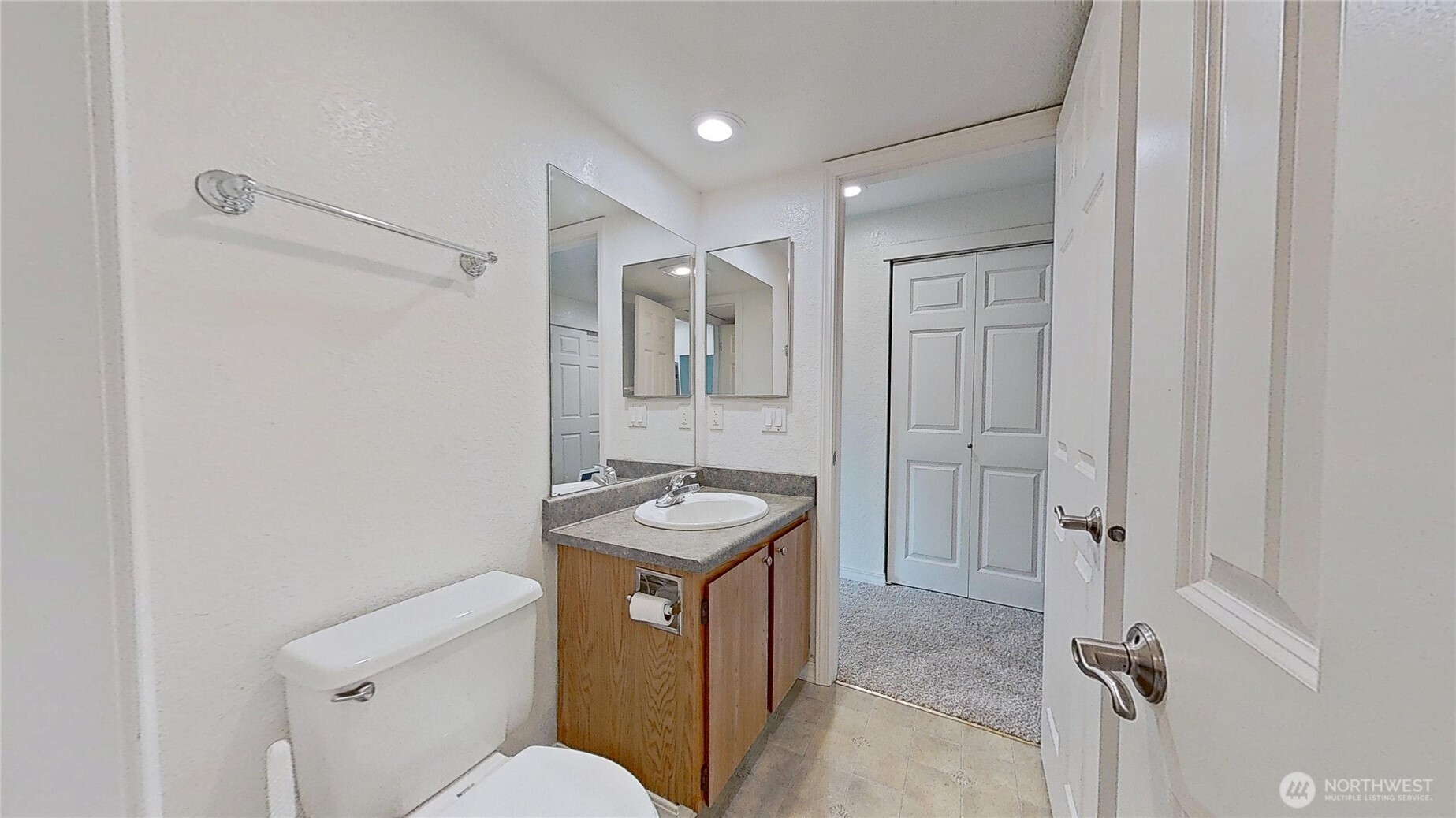 1700 W Sunn Fjord Lane #L101, Bremerton, WA 98312