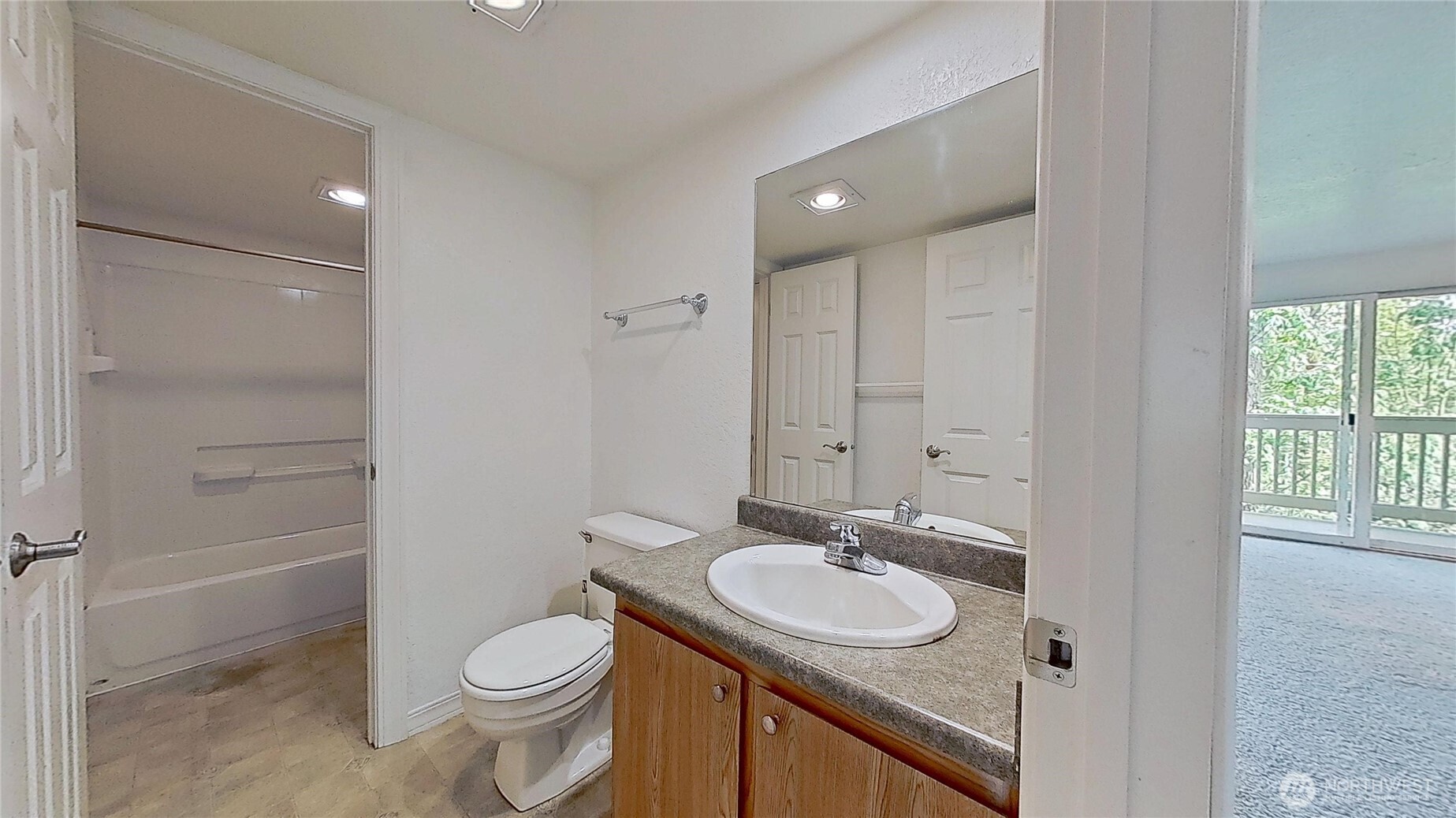 1700 W Sunn Fjord Lane #L101, Bremerton, WA 98312