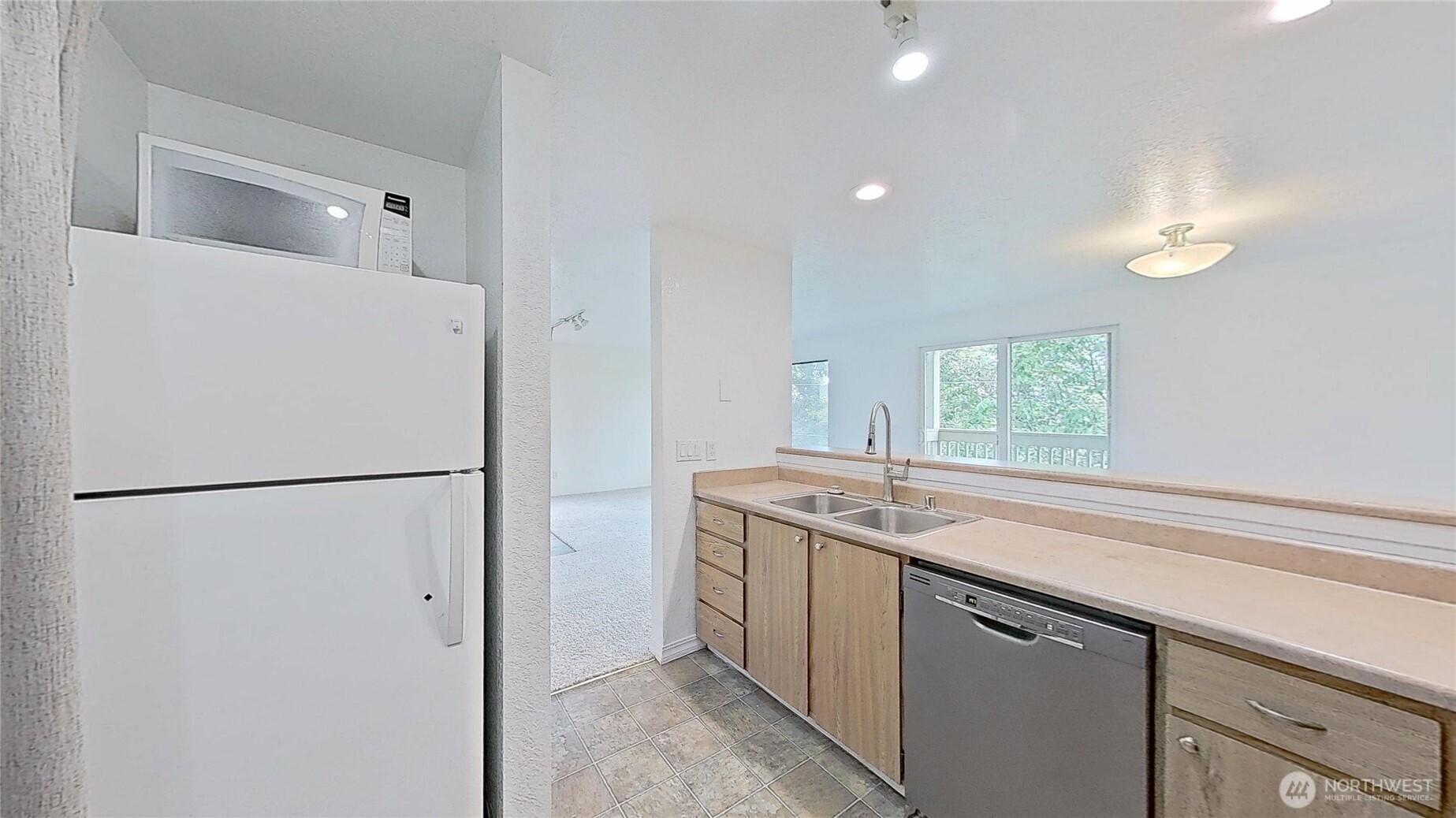1700 W Sunn Fjord Lane #L101, Bremerton, WA 98312