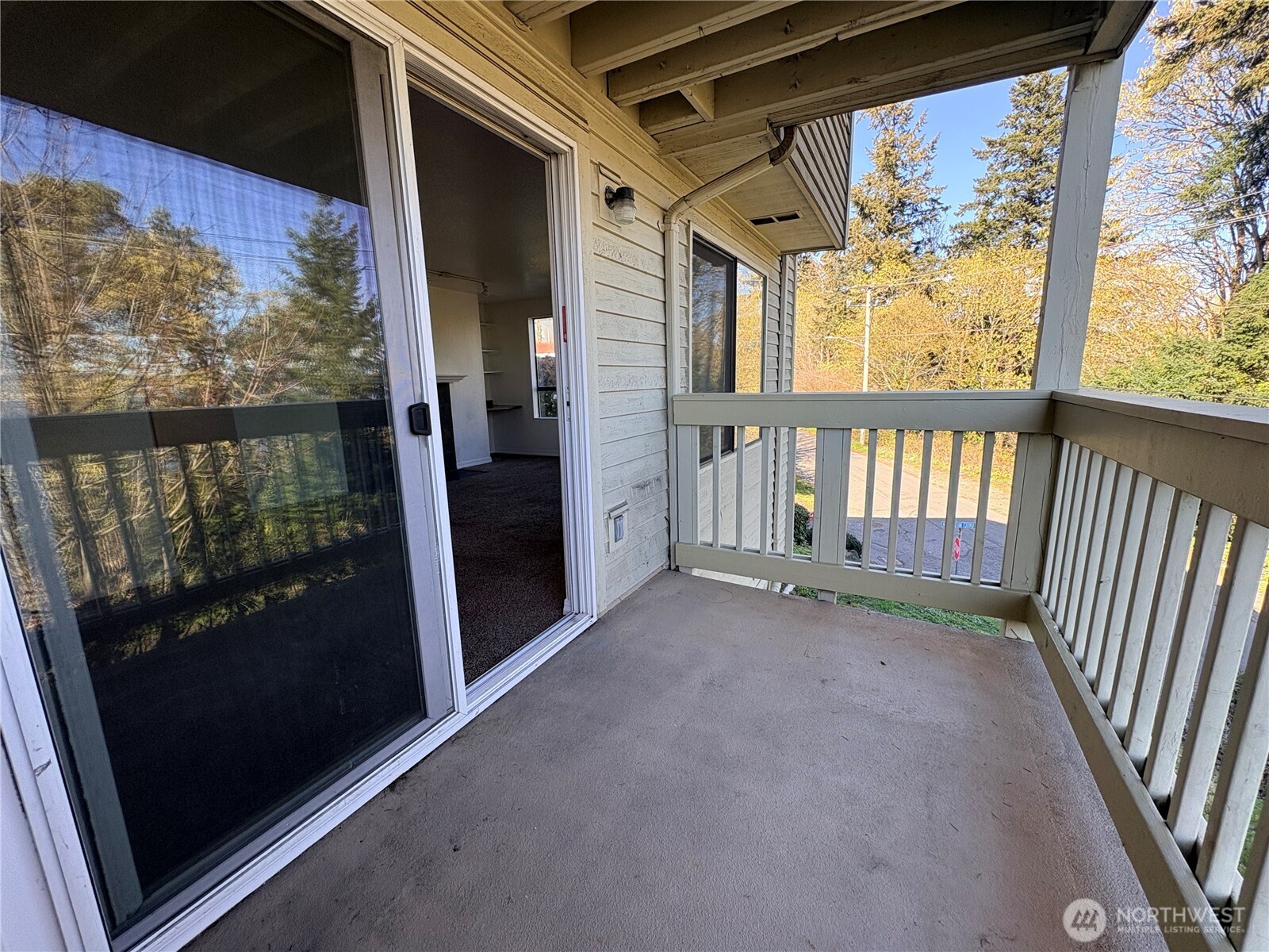 1700 W Sunn Fjord Lane #L101, Bremerton, WA 98312