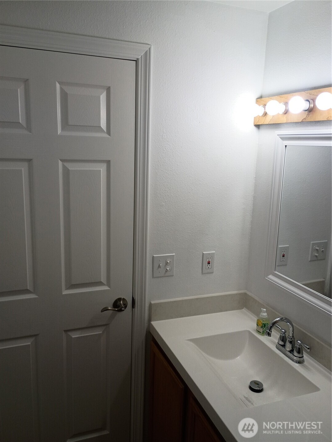 10501 8th Avenue NE #115, Seattle, WA 98125