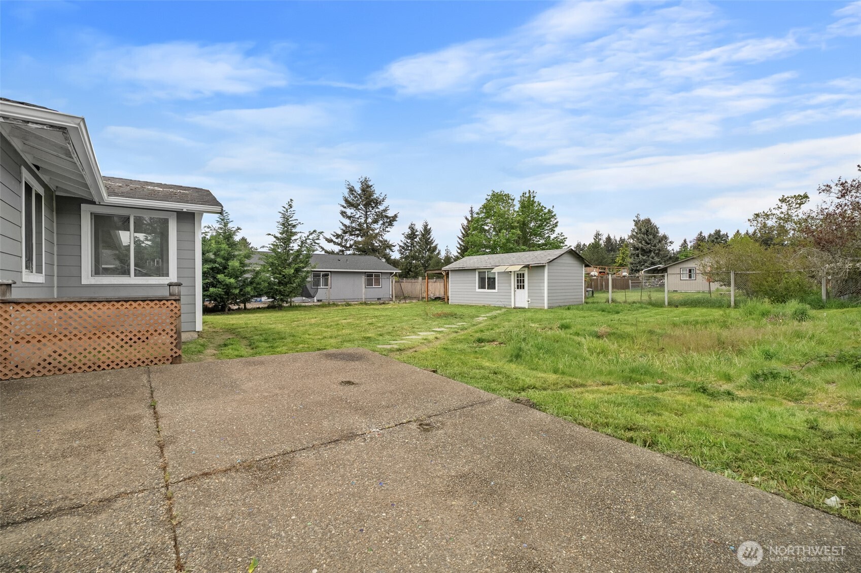 304 Rochester Street E, Rainier, WA 98576