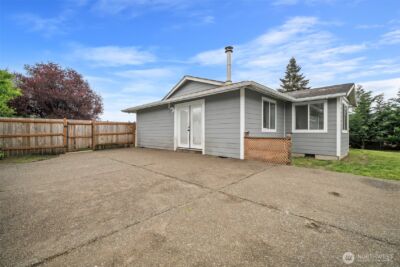 304 Rochester Street E, Rainier, WA 98576 - Photo 22