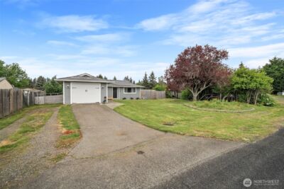 304 Rochester Street E, Rainier, WA 98576 - Photo 2