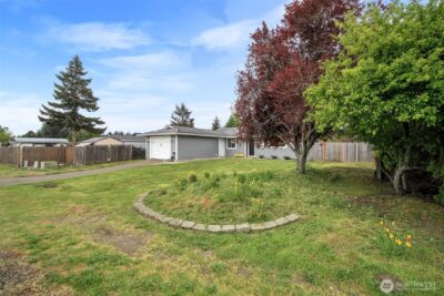 304 Rochester Street E, Rainier, WA 98576 - Photo 24