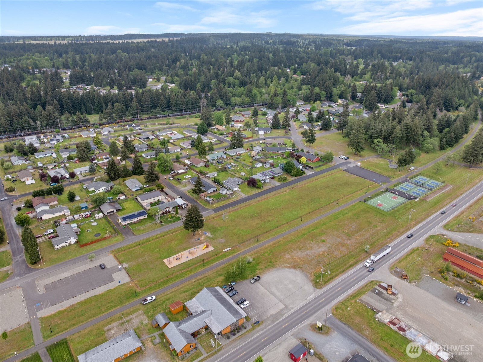 304 Rochester Street E, Rainier, WA 98576