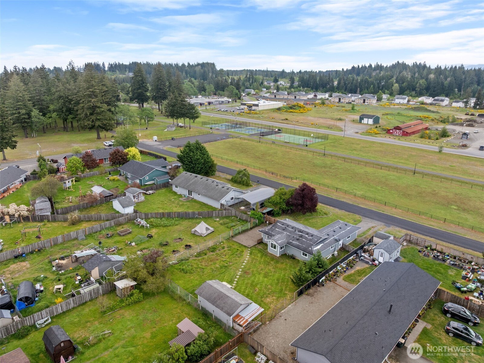 304 Rochester Street E, Rainier, WA 98576