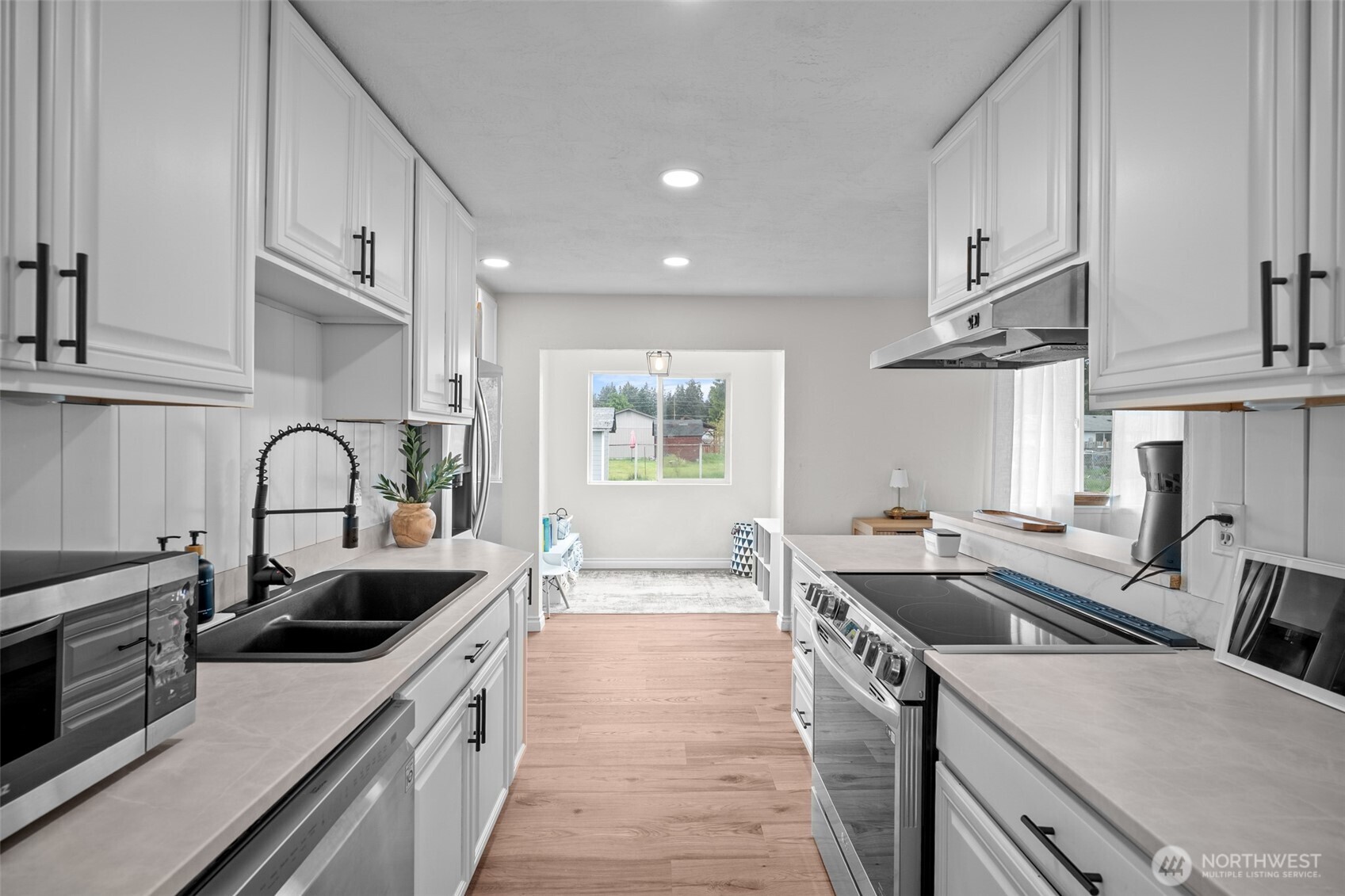 304 Rochester Street E, Rainier, WA 98576