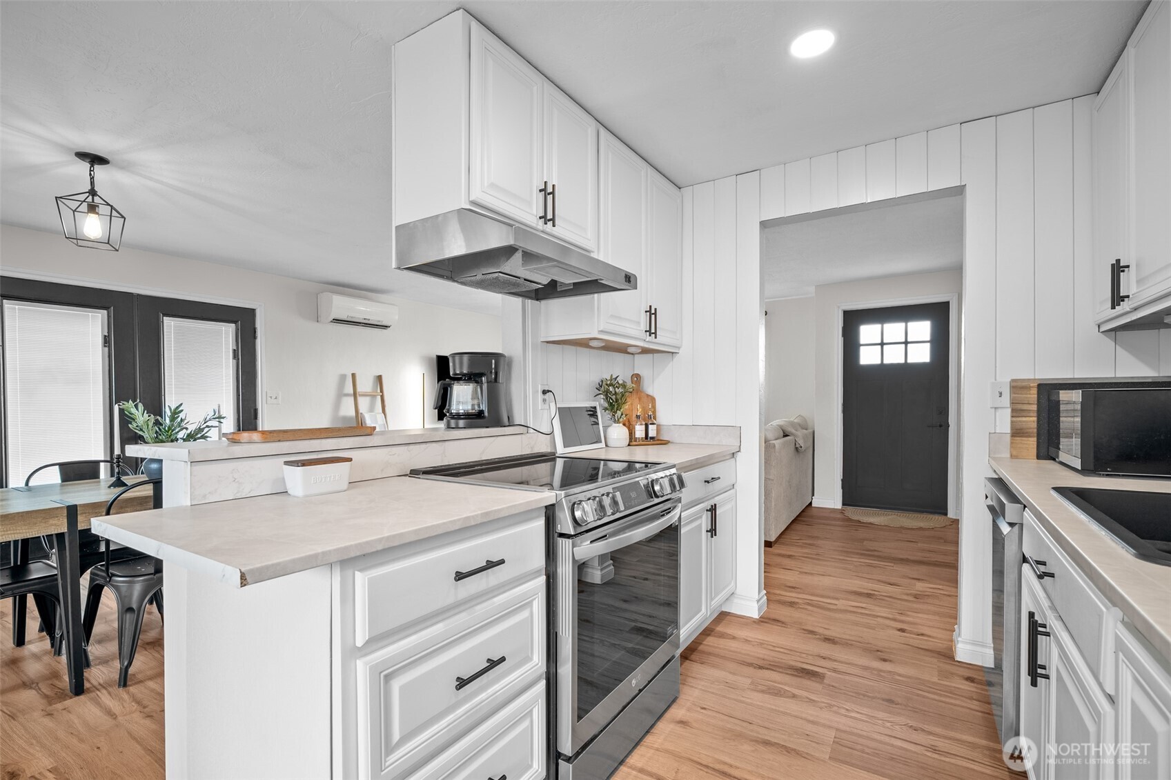 304 Rochester Street E, Rainier, WA 98576