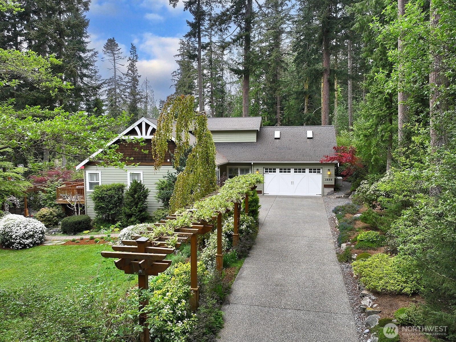 1899 Beverly Beach Road , Freeland, WA 98249