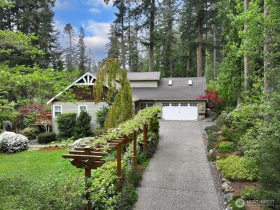 1899 Beverly Beach Road , Freeland, WA 98249