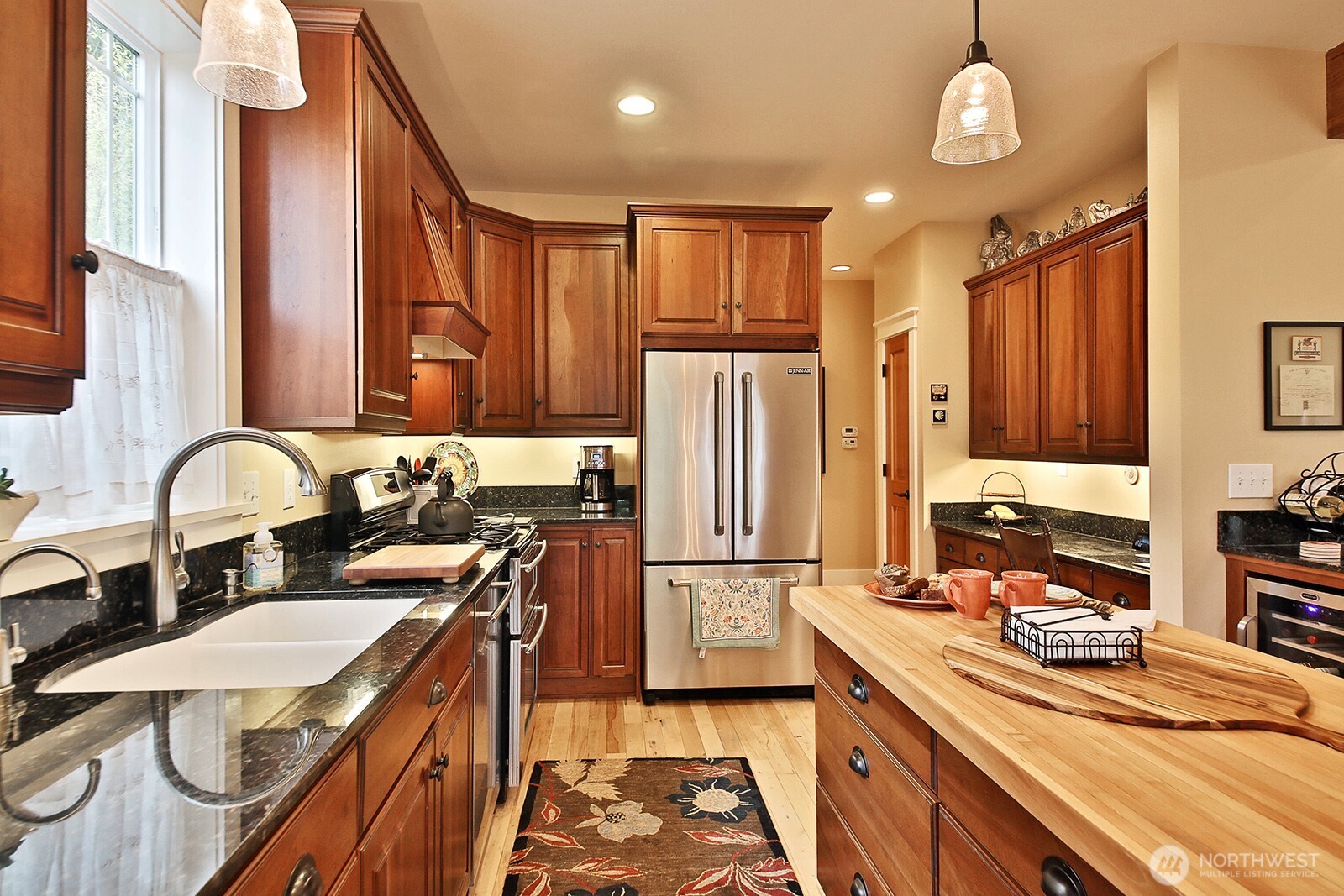 1899 Beverly Beach Road , Freeland, WA 98249
