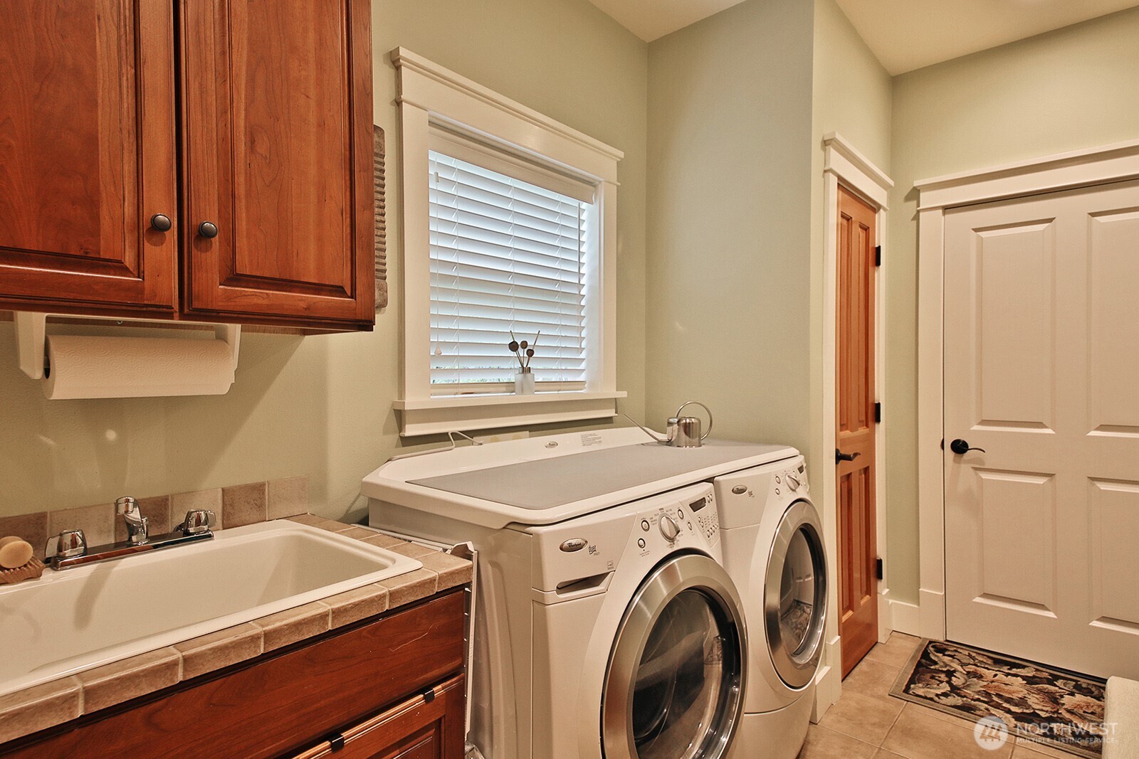 1899 Beverly Beach Road , Freeland, WA 98249