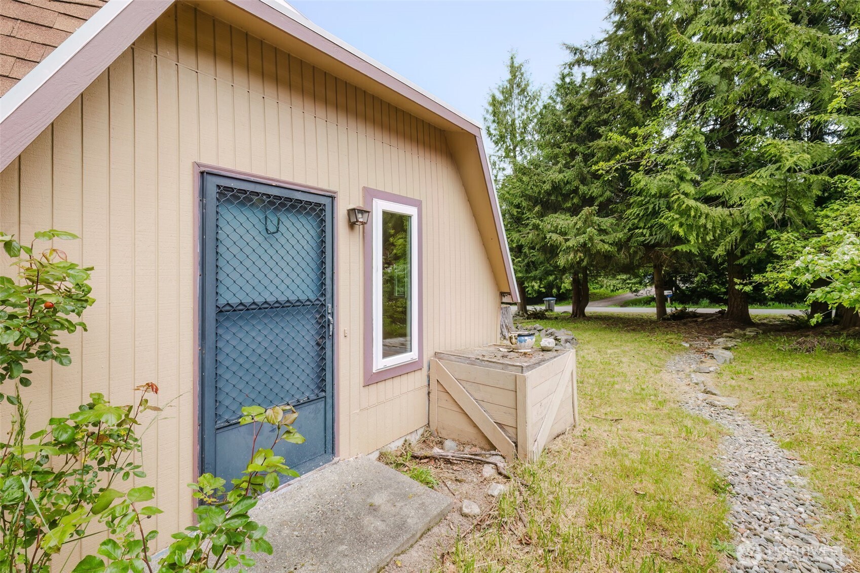 27299 Baywood Drive NE, Kingston, WA 98346