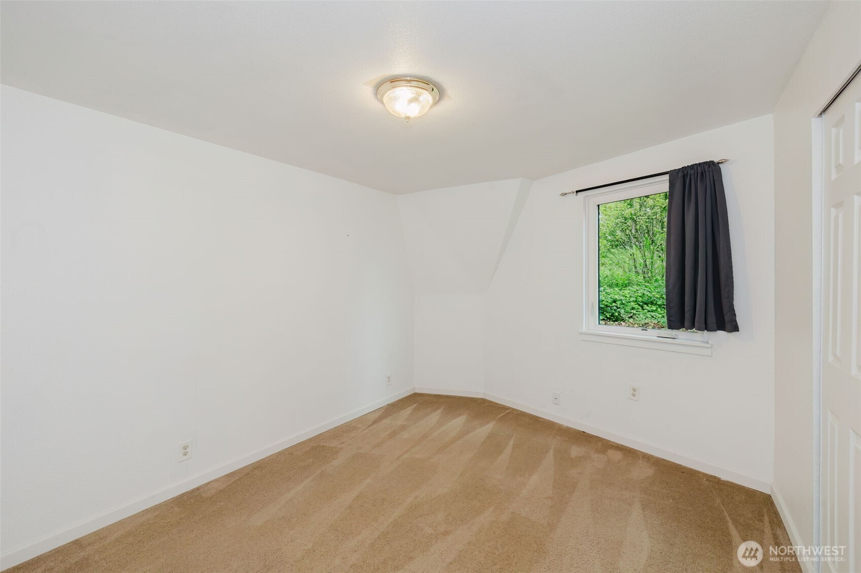 27299 Baywood Drive NE, Kingston, WA 98346