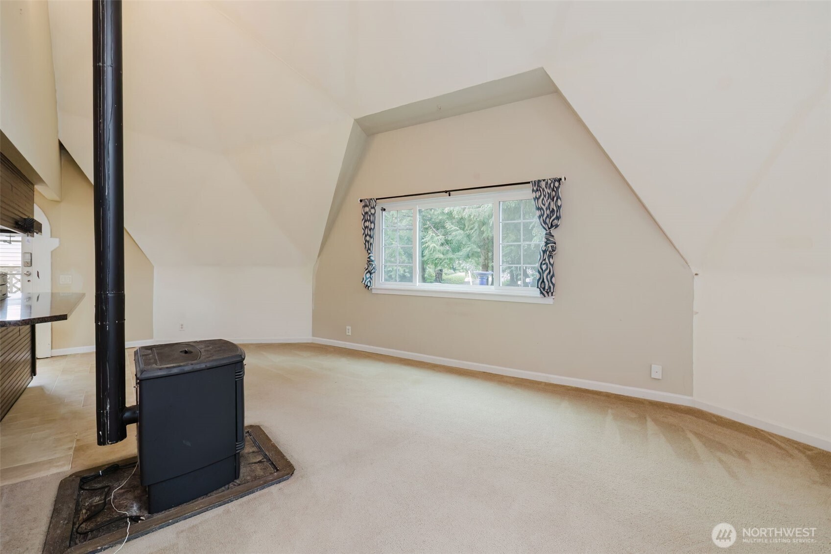 27299 Baywood Drive NE, Kingston, WA 98346