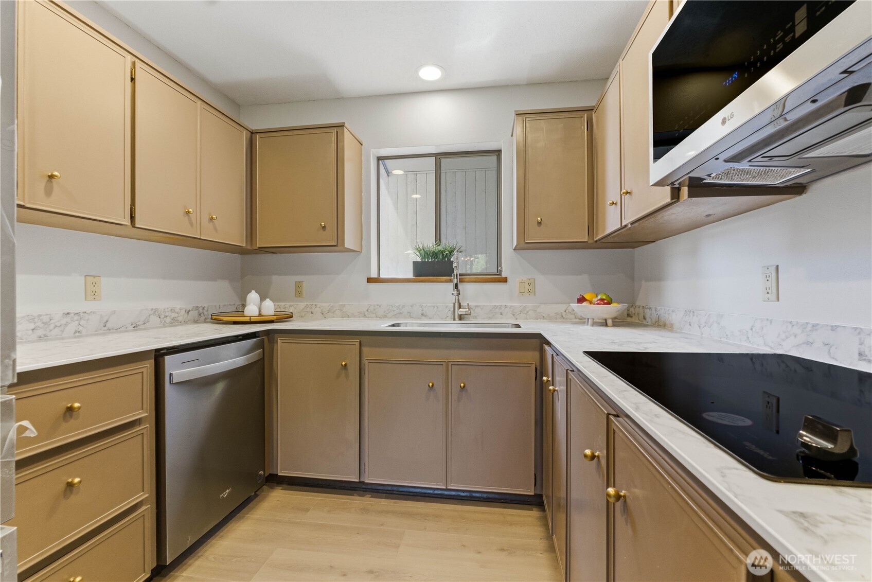 225 19th Street NE #20, East Wenatchee, WA 98802