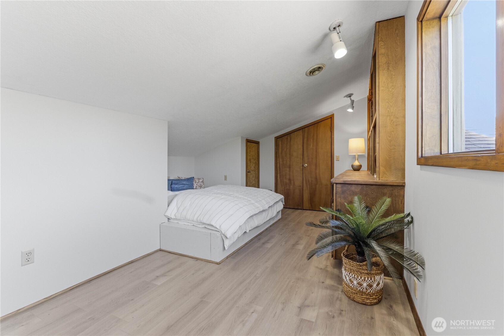 225 19th Street NE #20, East Wenatchee, WA 98802