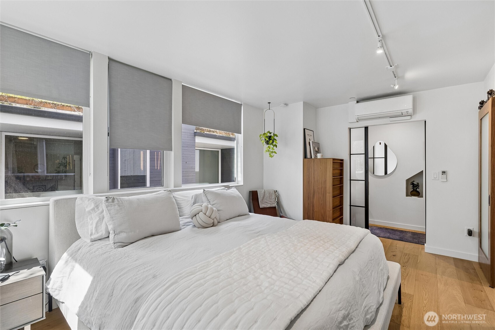 732 Belmont Place E #A, Seattle, WA 98102