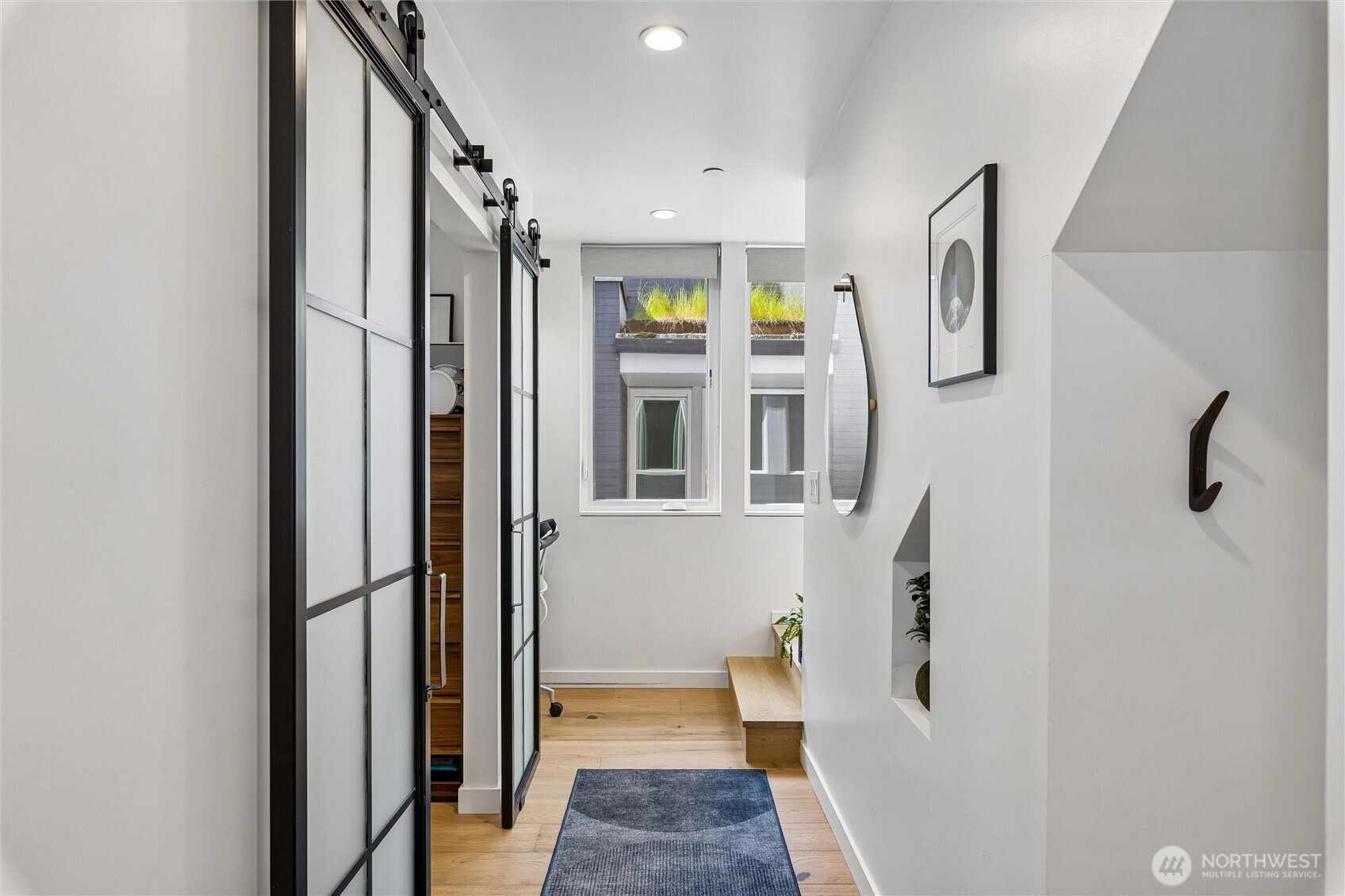 732 Belmont Place E #A, Seattle, WA 98102
