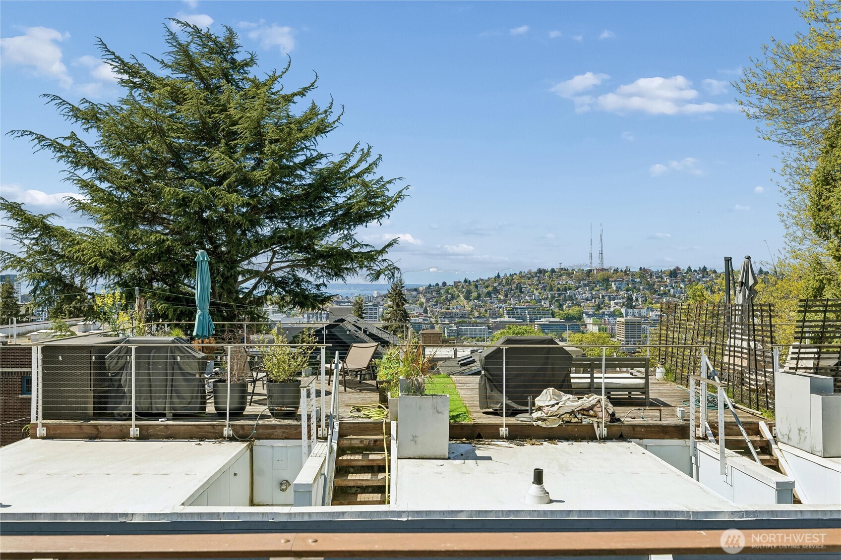 732 Belmont Place E #A, Seattle, WA 98102
