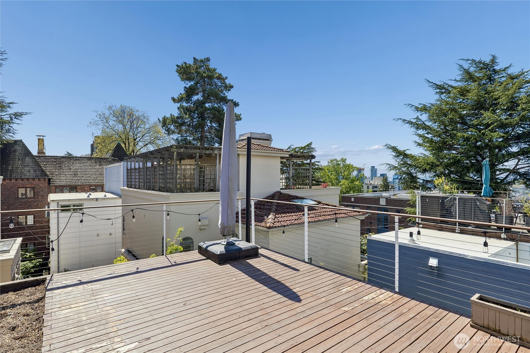 732 Belmont Place E #A, Seattle, WA 98102