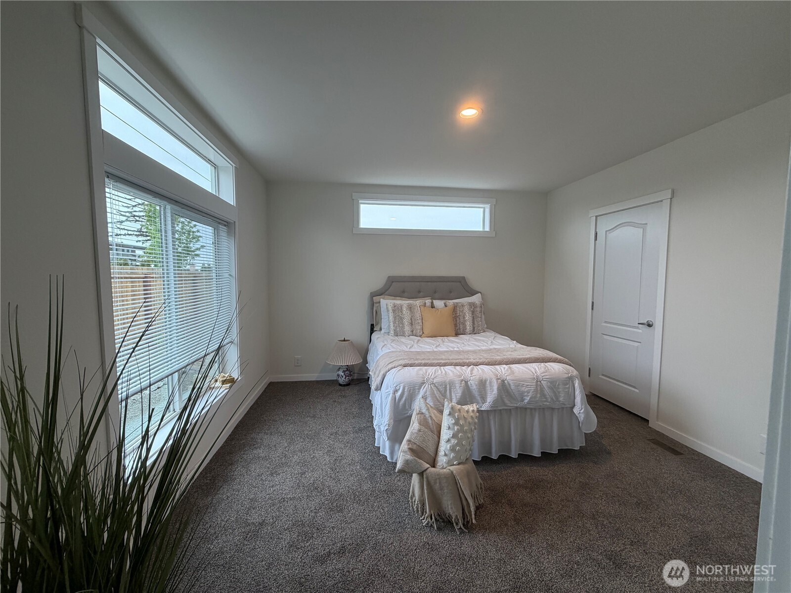 861 N Iris Avenue , Sequim, WA 98382