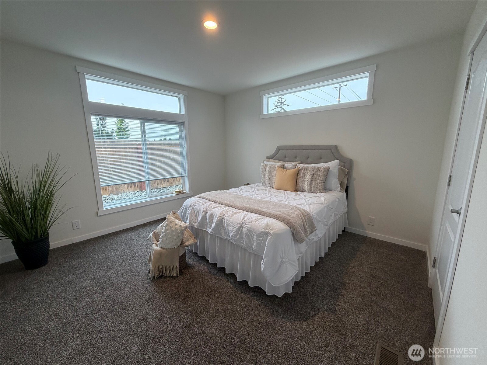 861 N Iris Avenue , Sequim, WA 98382