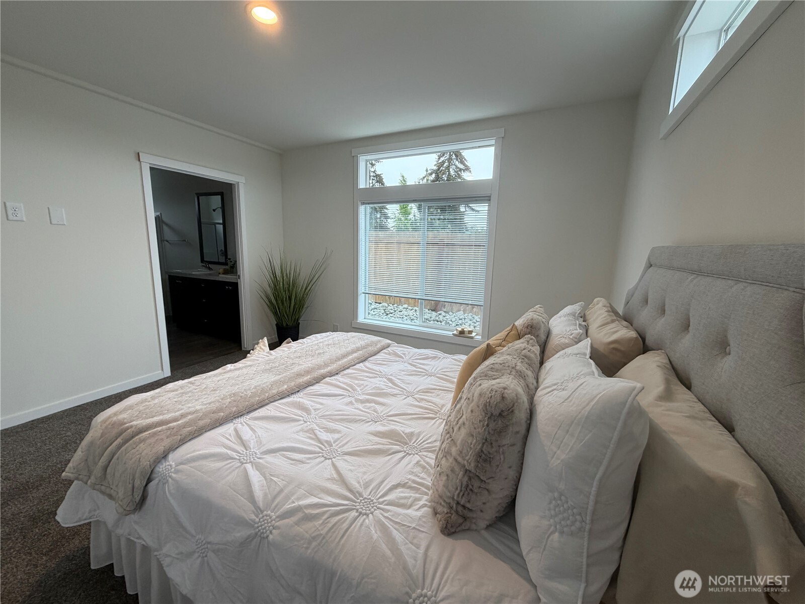861 N Iris Avenue , Sequim, WA 98382