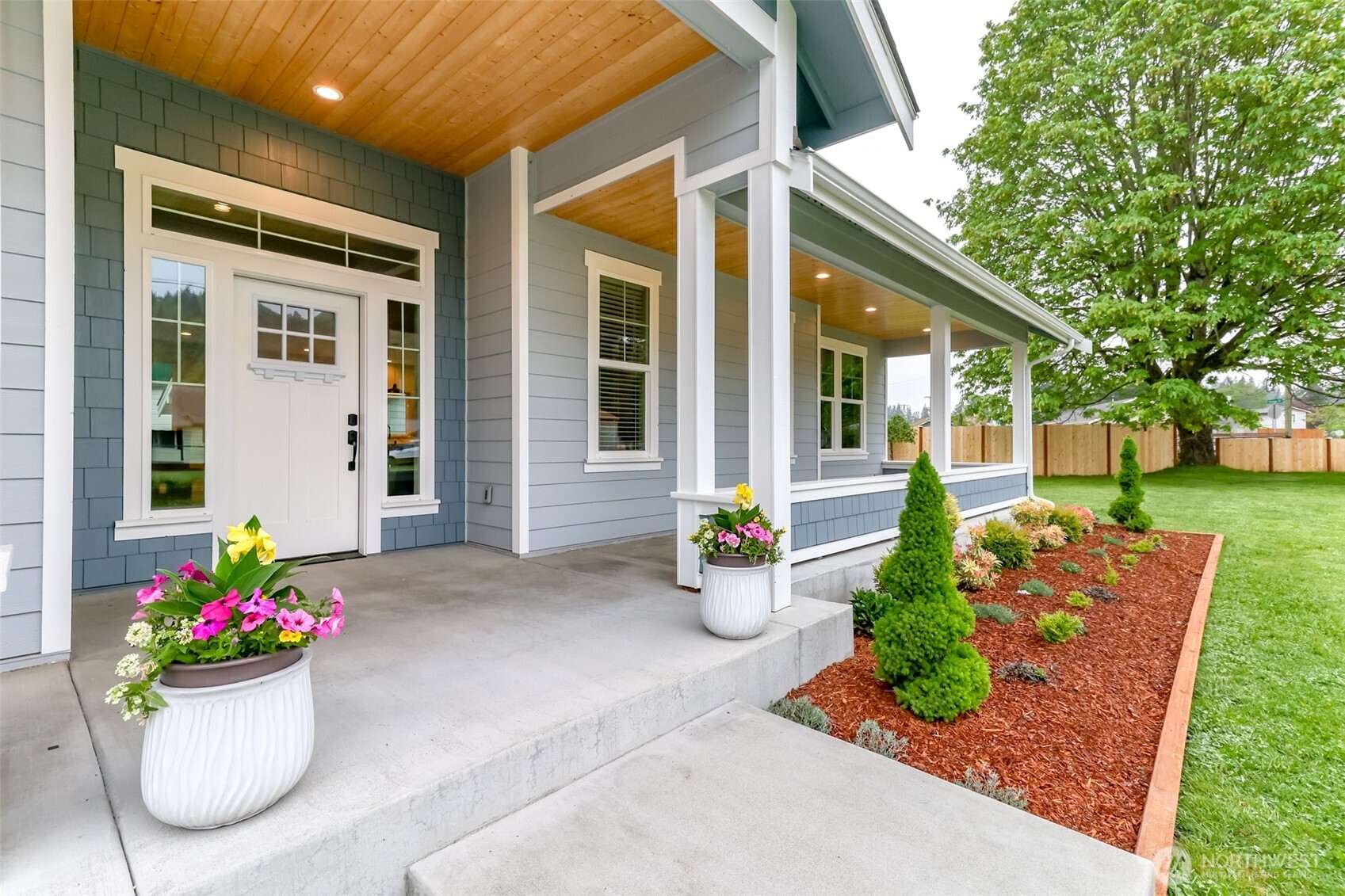 161 Coal Avenue , Carbonado, WA 98323
