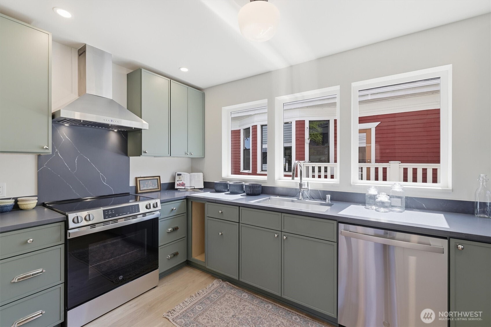 909 32nd Avenue S #B, Seattle, WA 98144