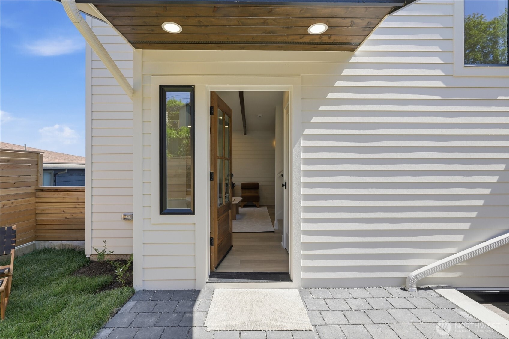 909 32nd Avenue S #B, Seattle, WA 98144