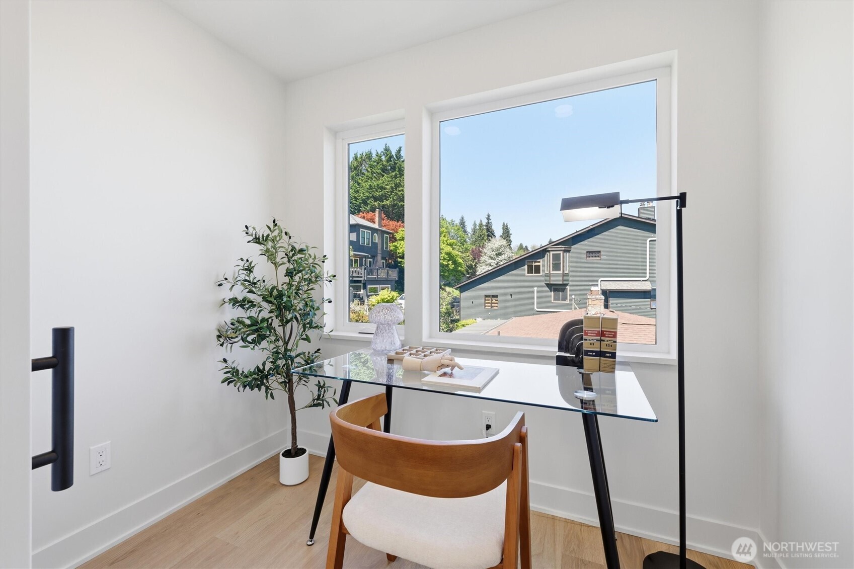 909 32nd Avenue S #B, Seattle, WA 98144