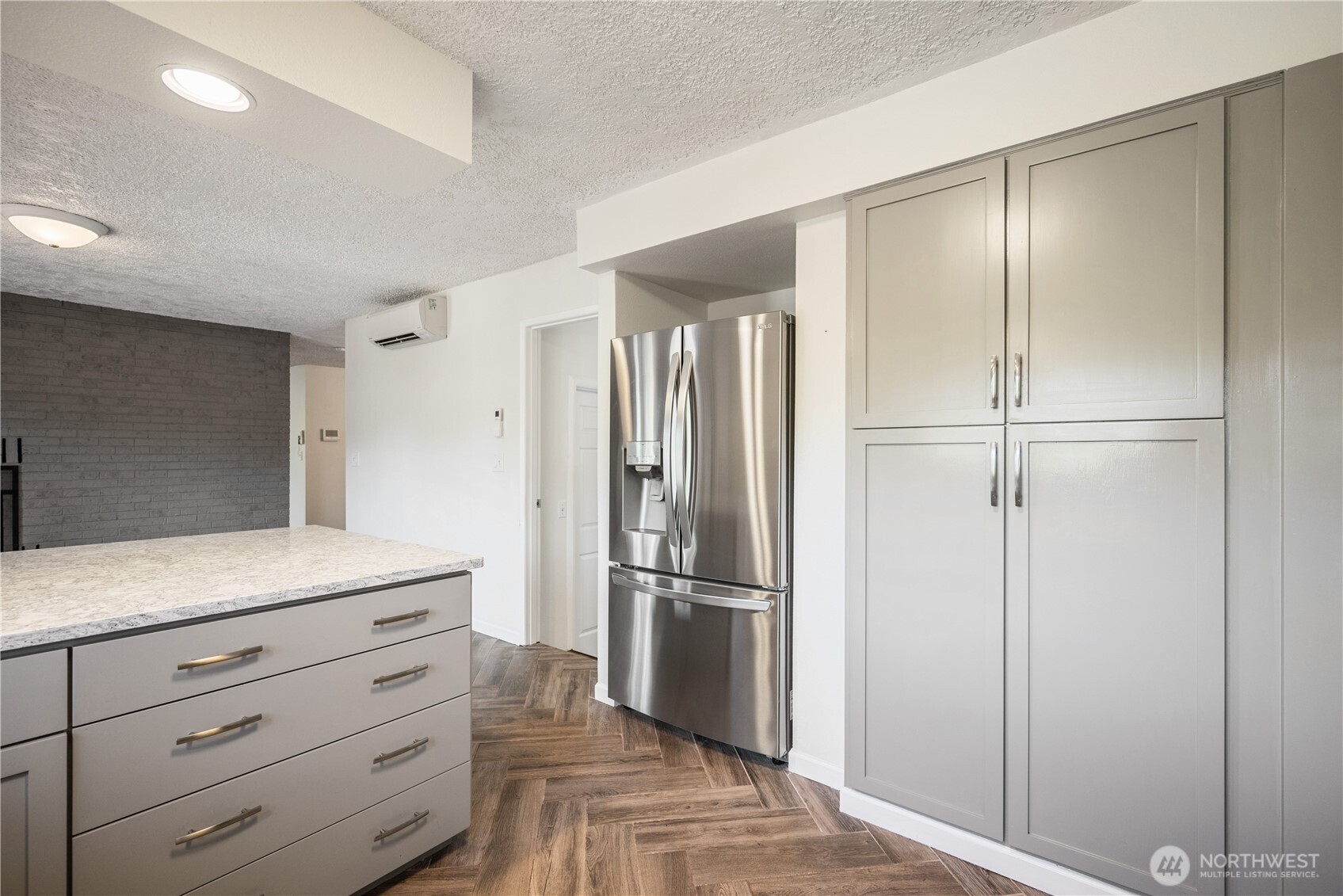 2441 W Lynnwood Drive , Longview, WA 98632