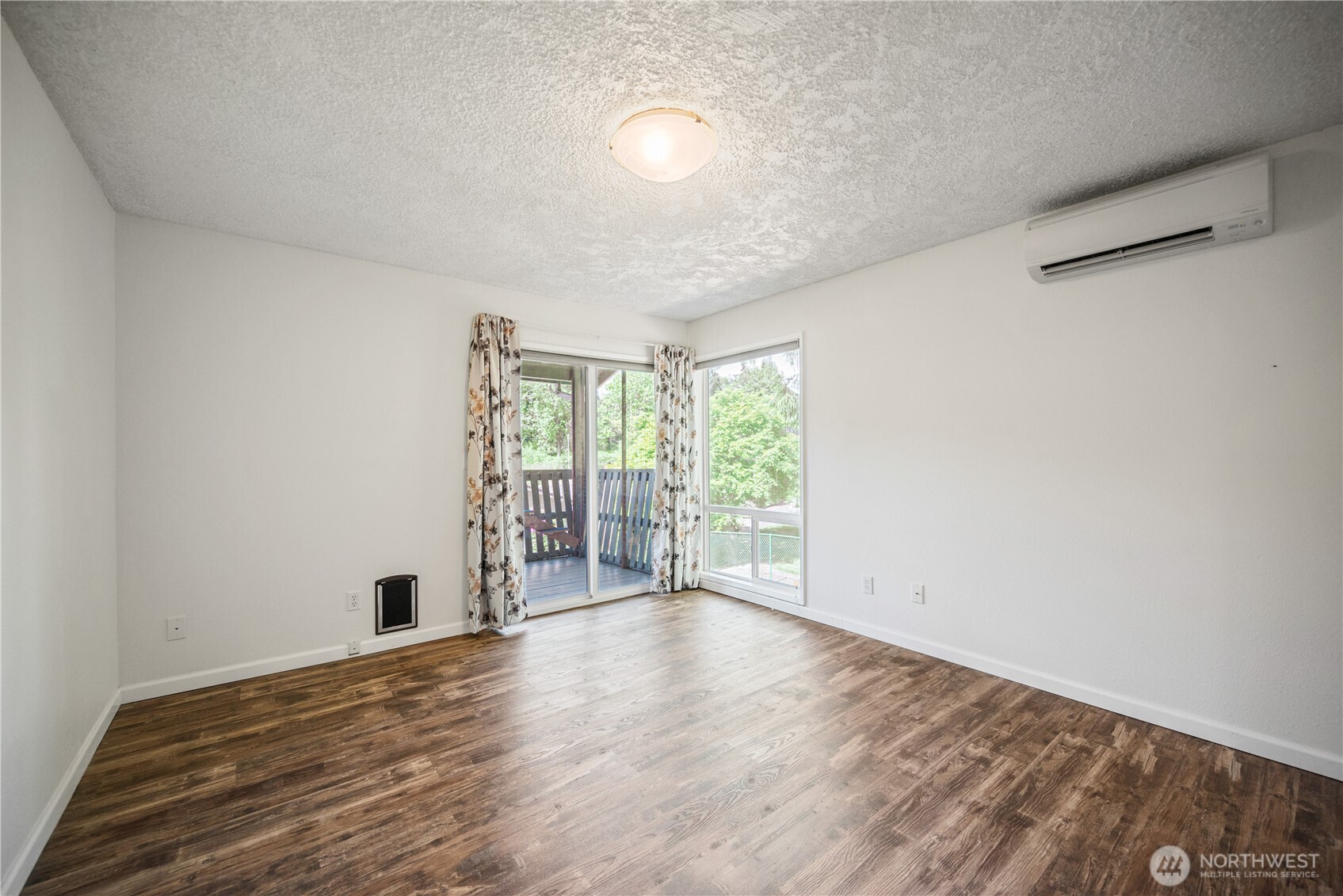 2441 W Lynnwood Drive , Longview, WA 98632
