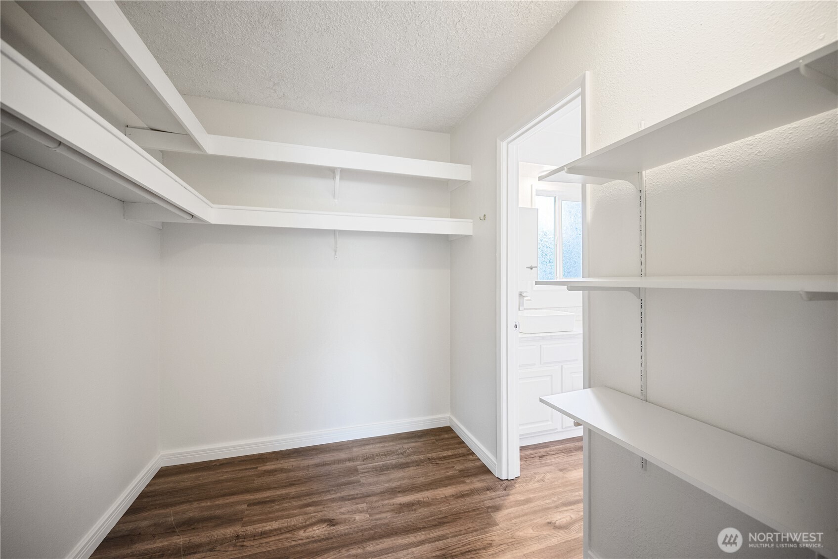 2441 W Lynnwood Drive , Longview, WA 98632