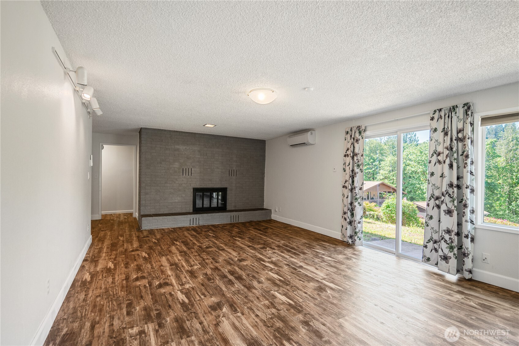 2441 W Lynnwood Drive , Longview, WA 98632