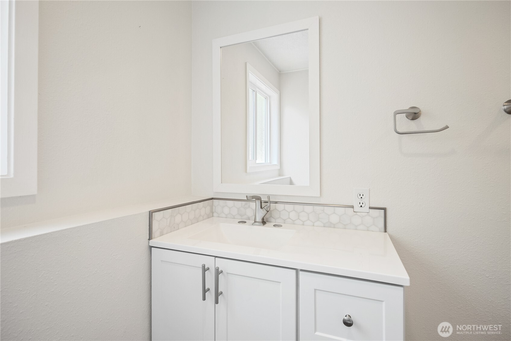 2441 W Lynnwood Drive , Longview, WA 98632