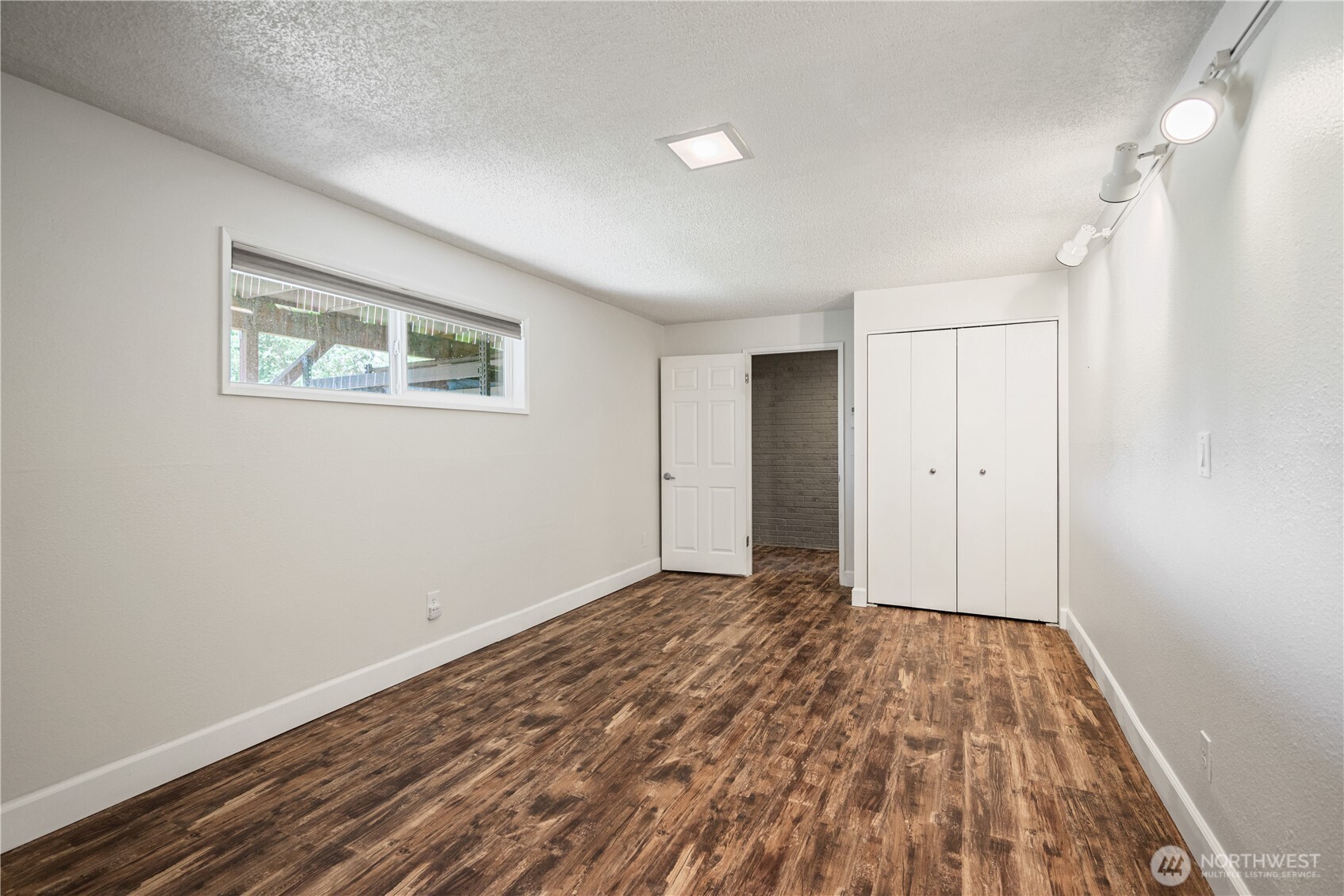 2441 W Lynnwood Drive , Longview, WA 98632