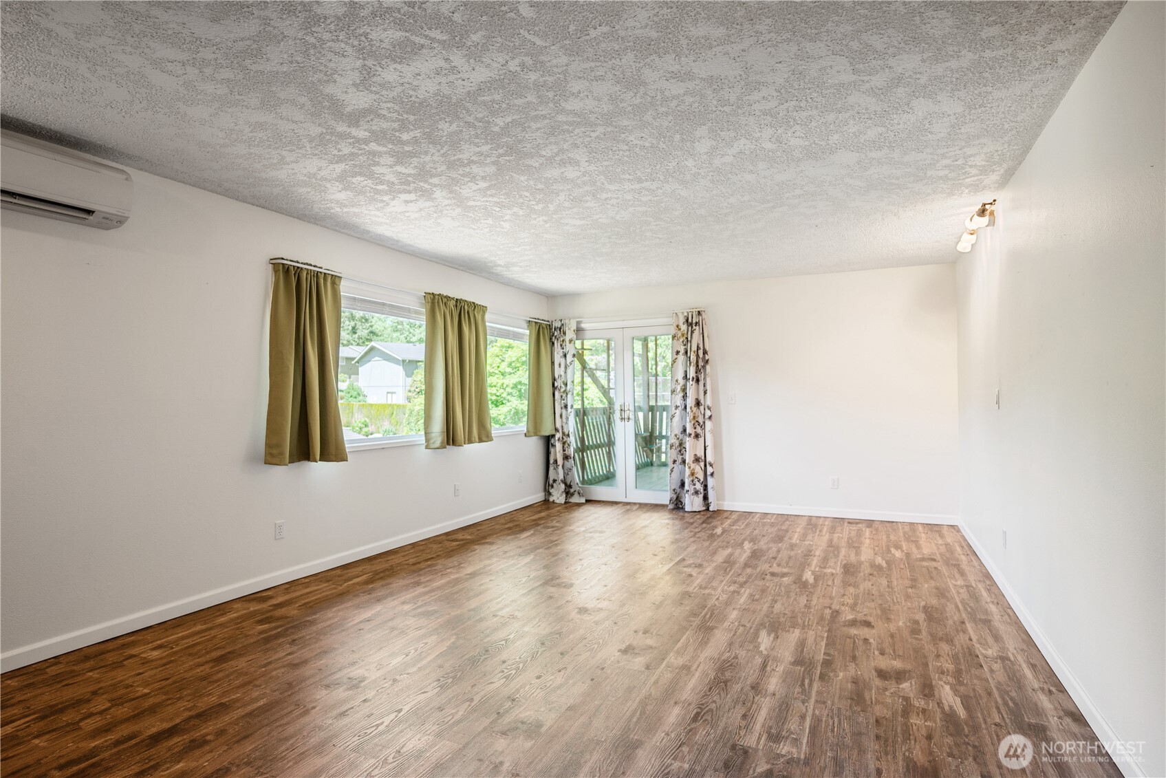 2441 W Lynnwood Drive , Longview, WA 98632