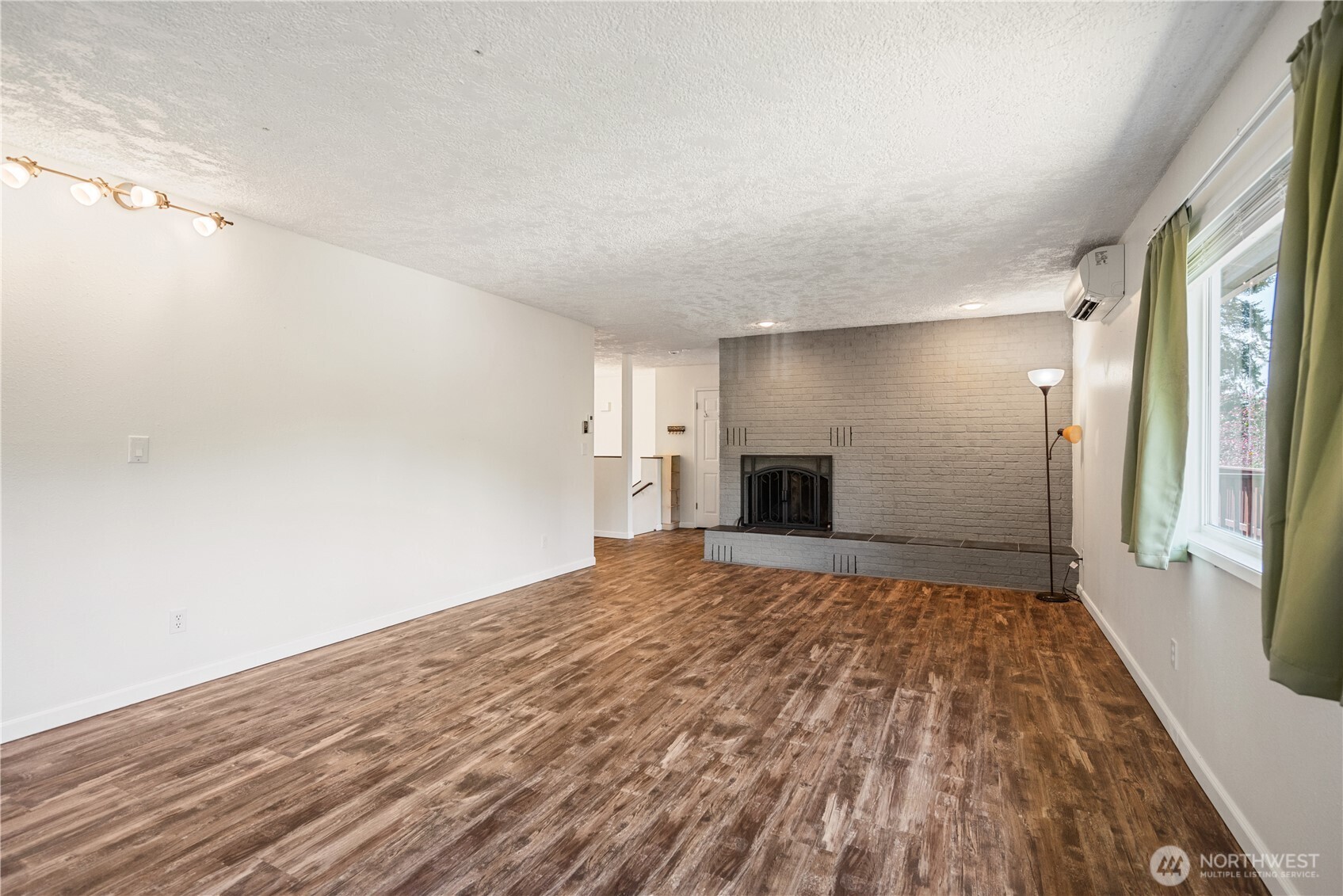 2441 W Lynnwood Drive , Longview, WA 98632